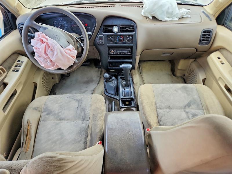 1997 Nissan Pathfinder xe