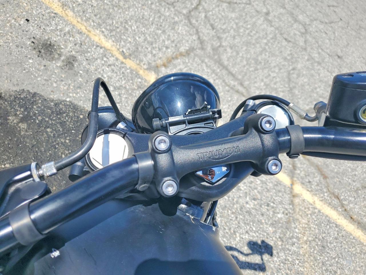 2019 Triumph Bonneville Bobber Black