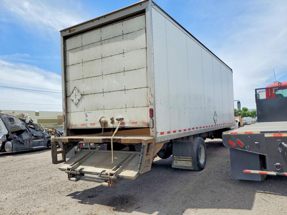 2018 Freigliner 2018 Freightliner Business Class M2 BOX Truck