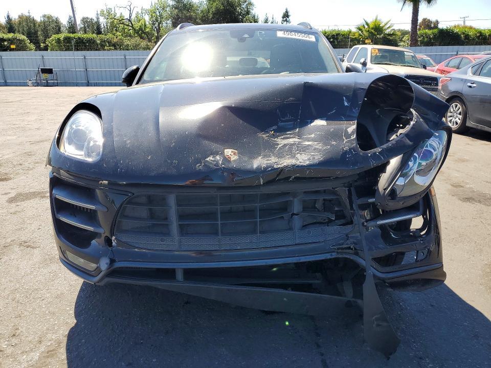 2015 Porsche Macan Turbo