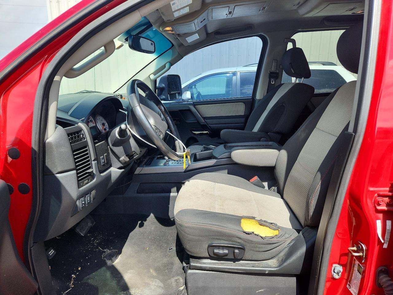 2012 Nissan Titan SV