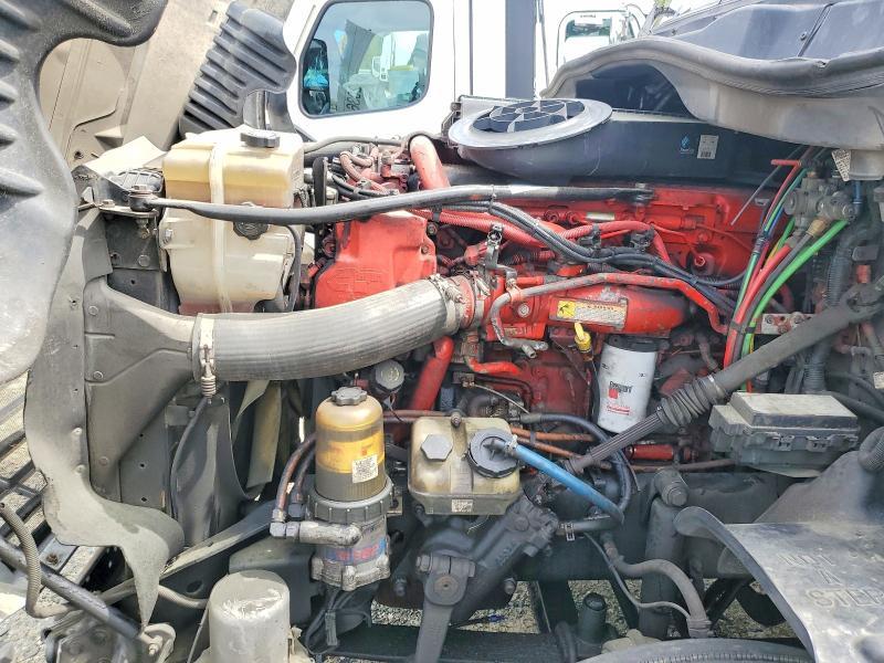 2014 Freightliner Cascadia Semi Truck