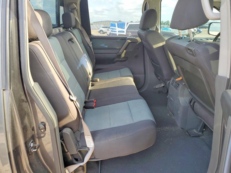 2005 Nissan Titan XE