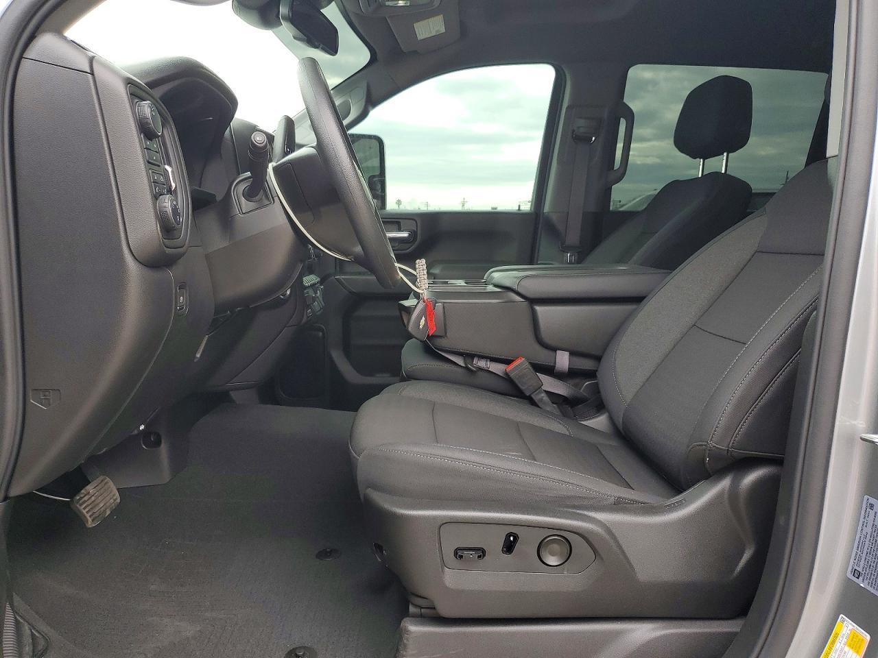 2024 Chevrolet Silverado K2500 Custom