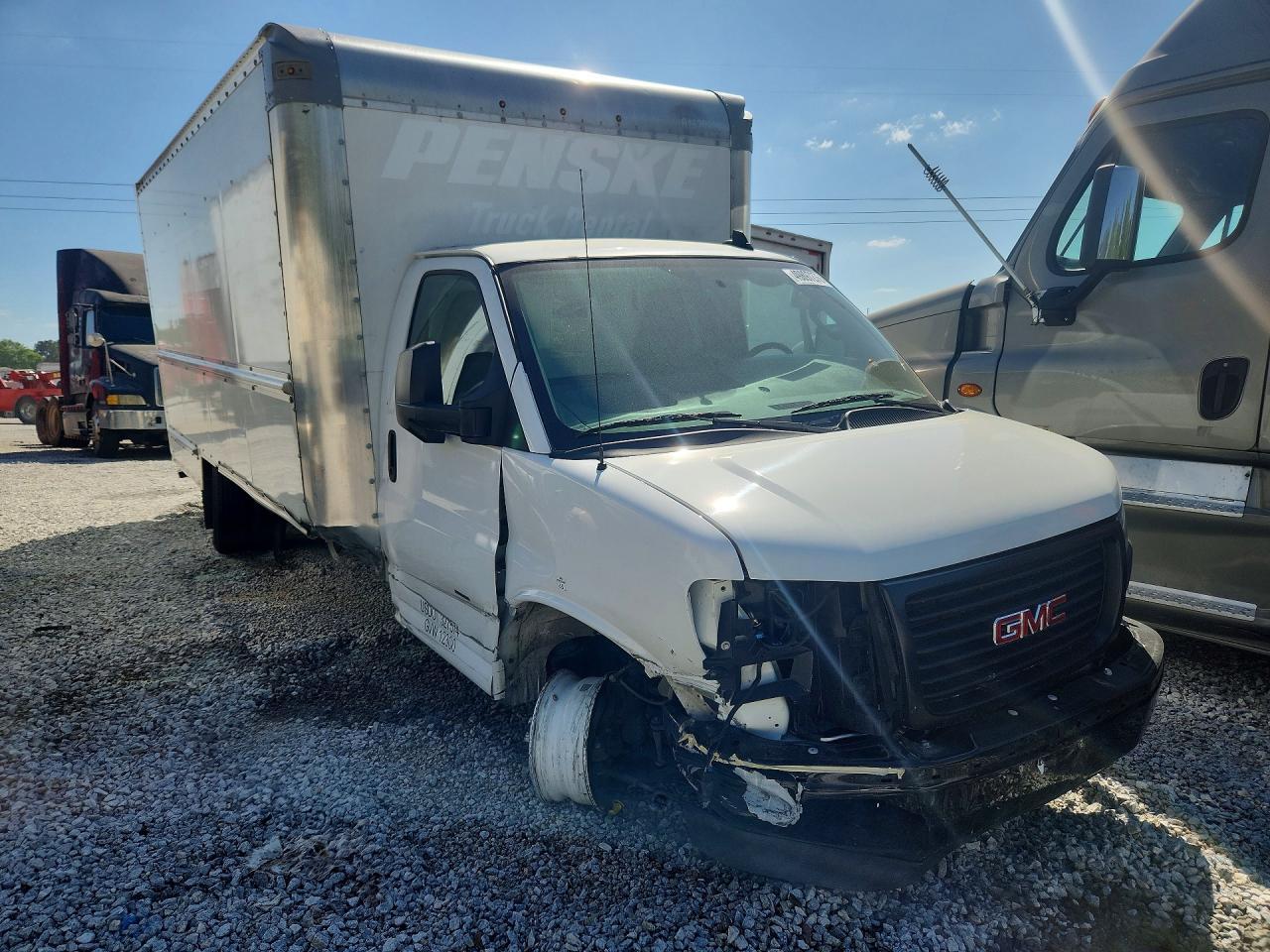 2023 GMC Savana BOX Truck