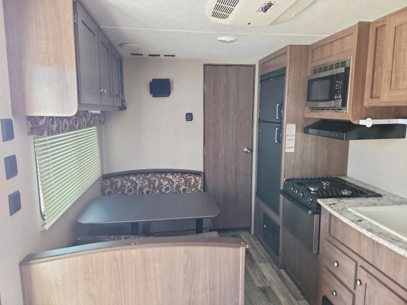 2018 Keystone Hideout Camper