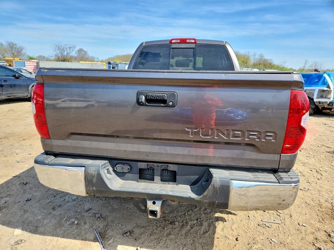 2014 Toyota Tundra SR5