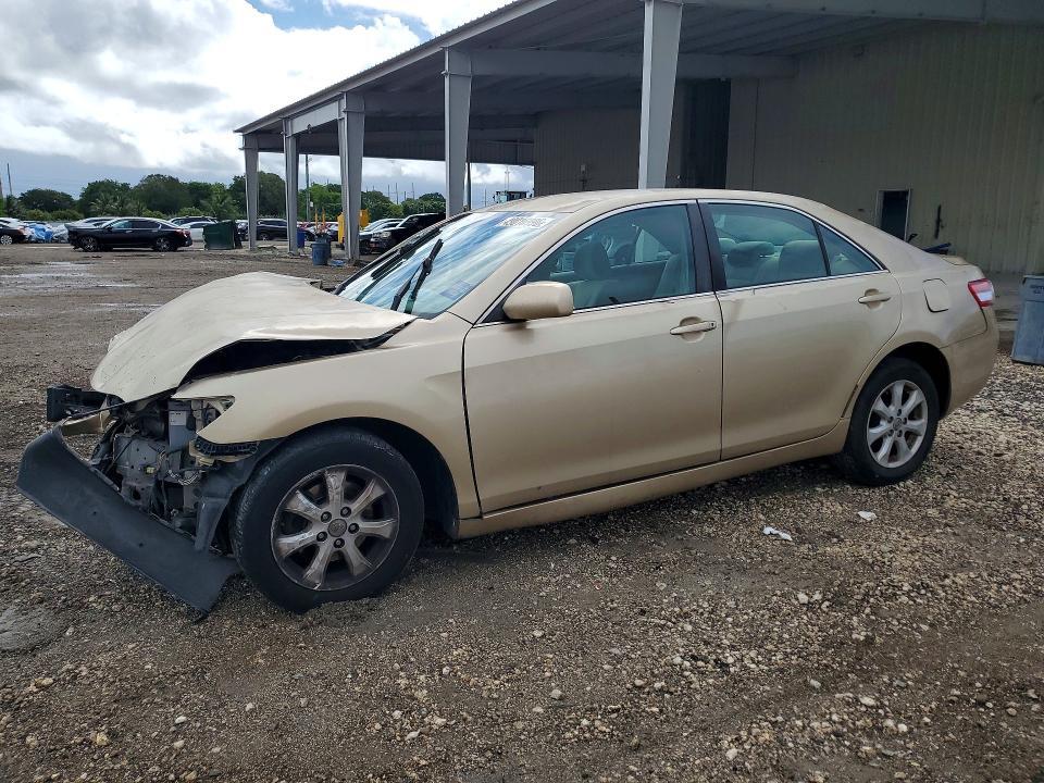 2011 Toyota Camry le