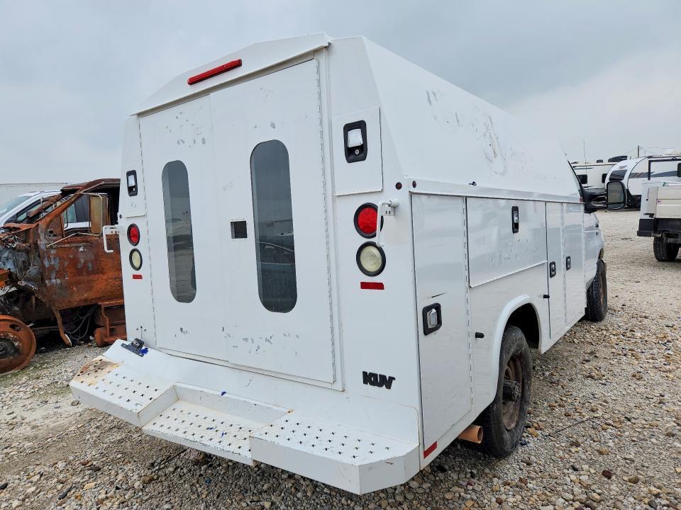 2014 Ford Econoline E350 Super Duty Cutaway Van