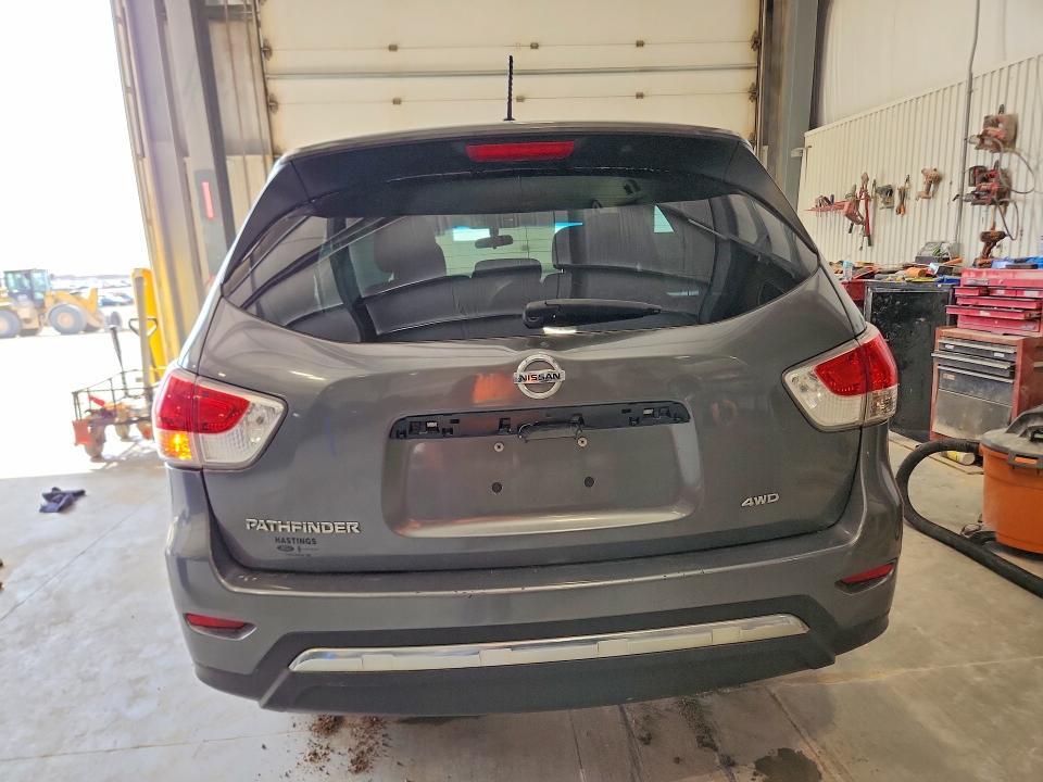 2015 Nissan Pathfinder s