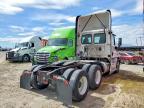 2016 Freigliner 2016 Freightliner Cascadia 113 Semi Truck