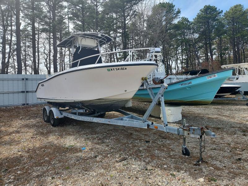 2003 Mako Boat