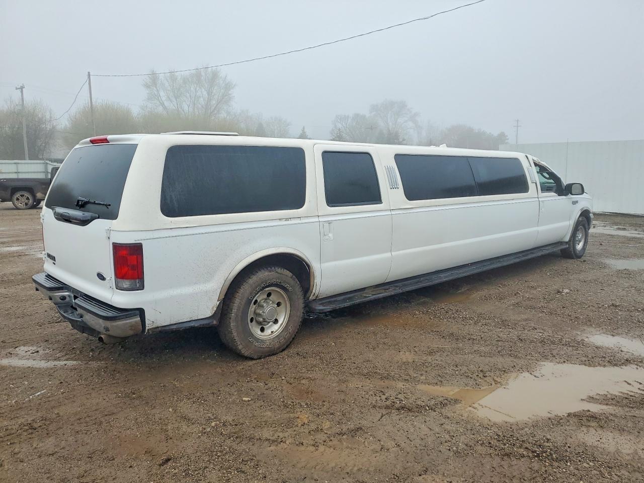 2004 Ford Excursion XLT