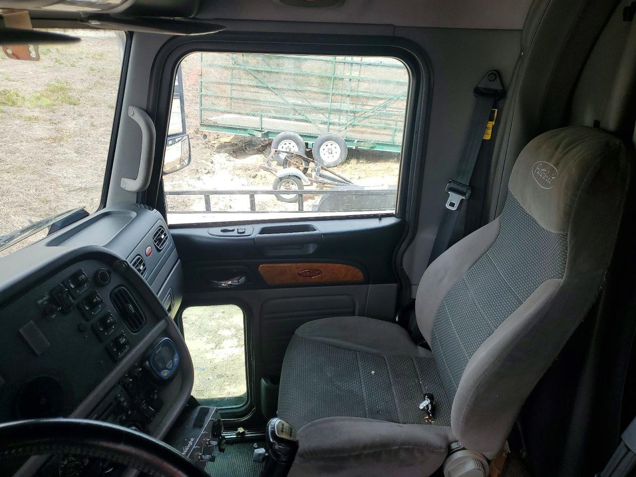 2011 Peterbilt 386