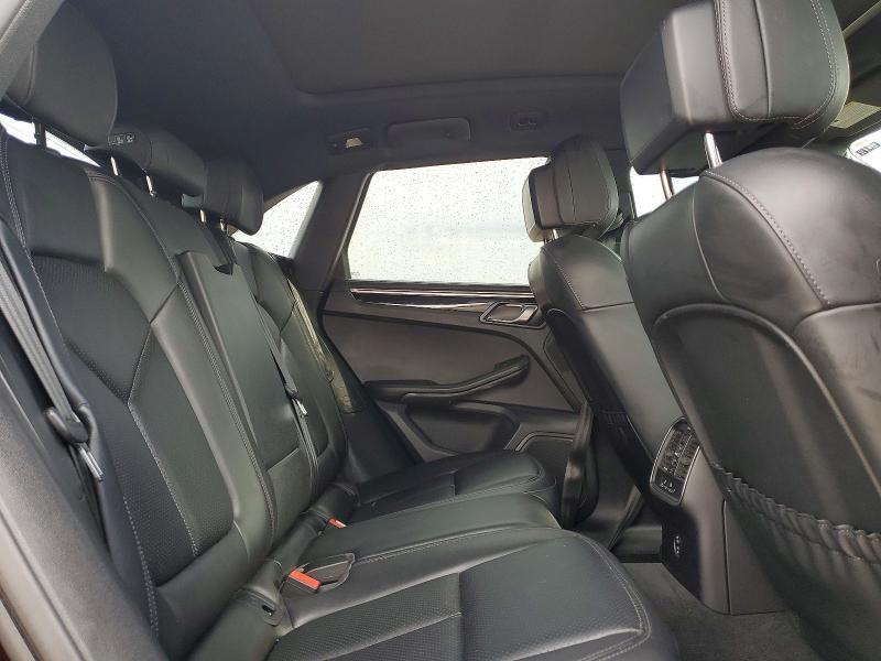 2023 Porsche Macan Base