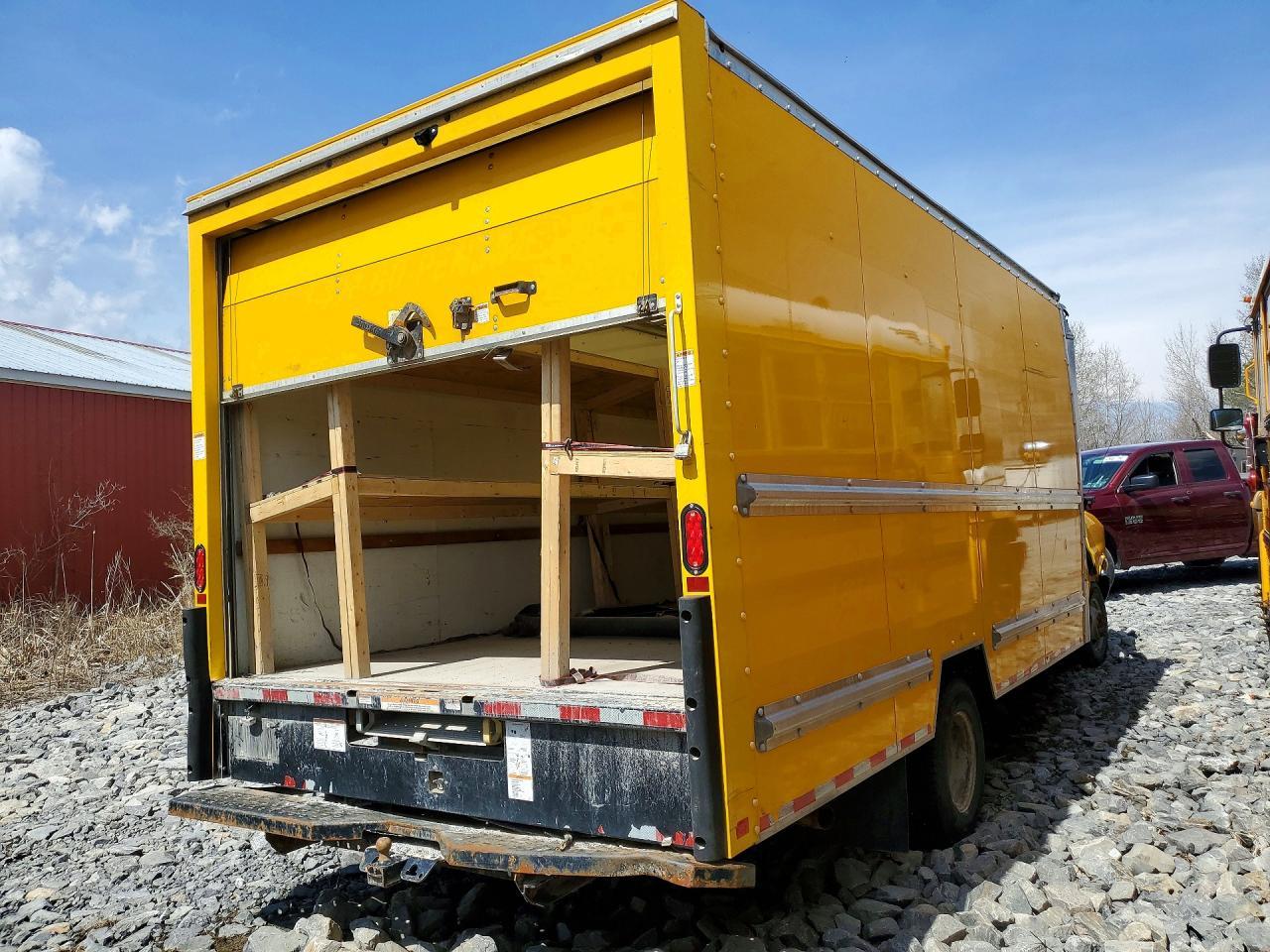 2021 GMC Savana BOX Truck