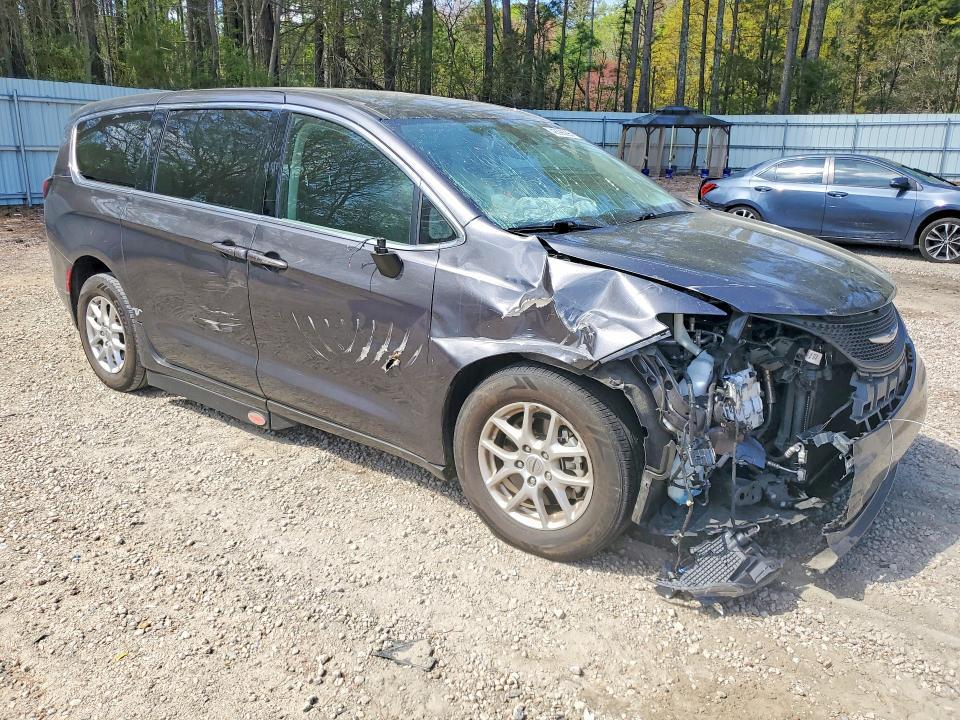 2022 Chrysler Voyager lx