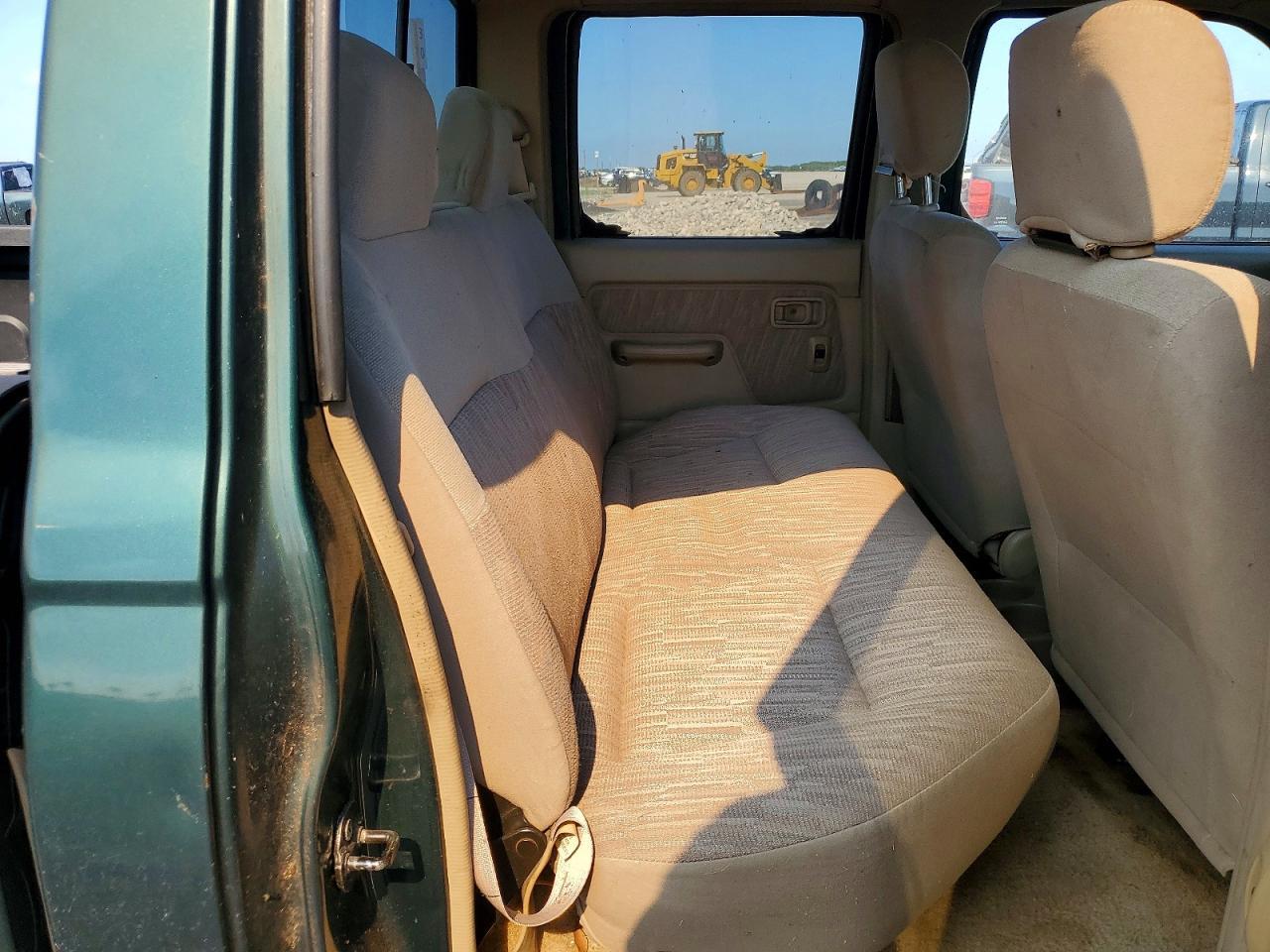 2000 Nissan Frontier XE