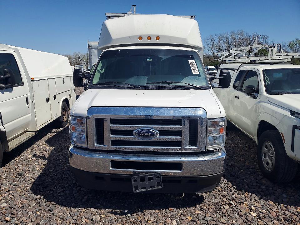 2025 Ford E350 Utility / Service Truck