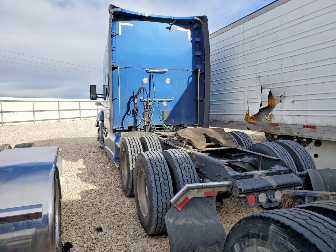 2020 Kenworth Constructi-Semi Truck