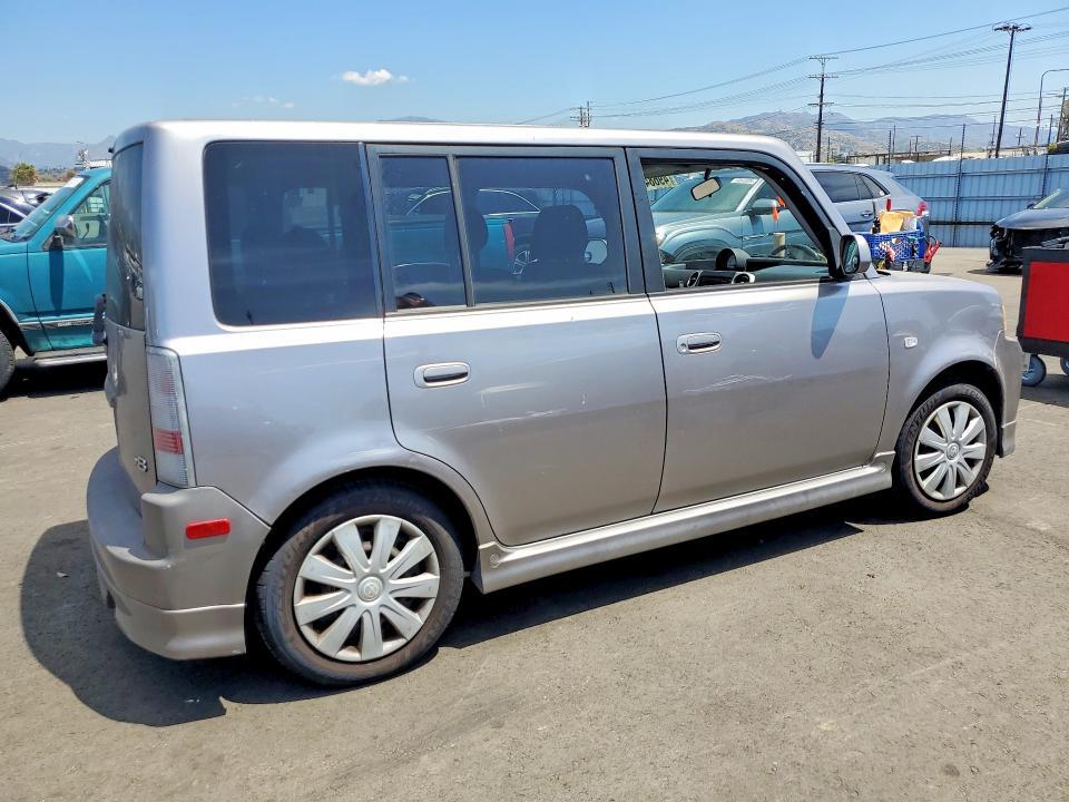 2005 Scion XB