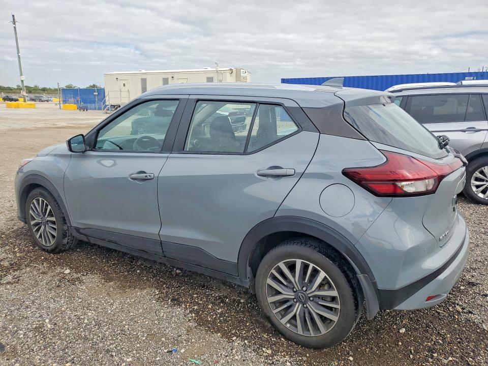 2023 Nissan Kicks sv