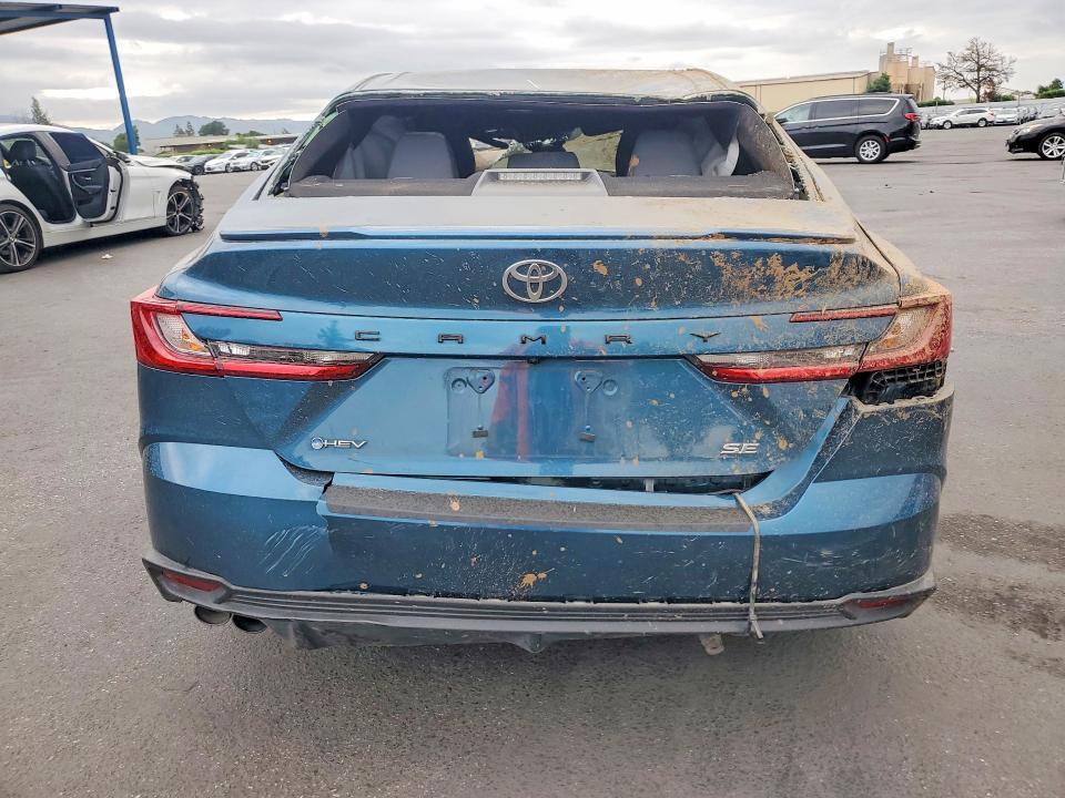 2025 Toyota Camry se