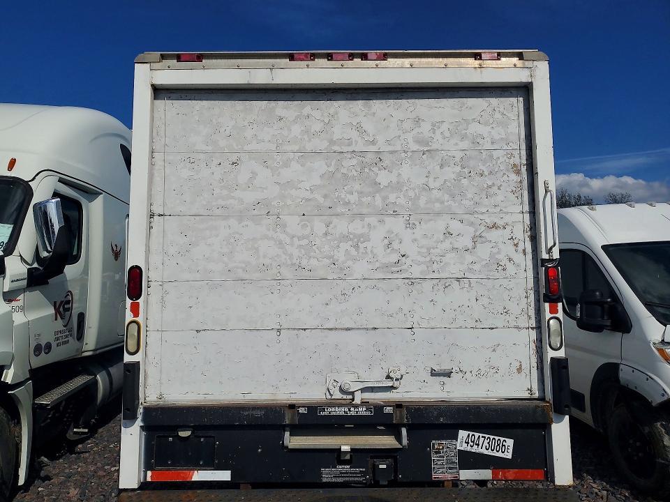 2004 GMC Savana box Truck