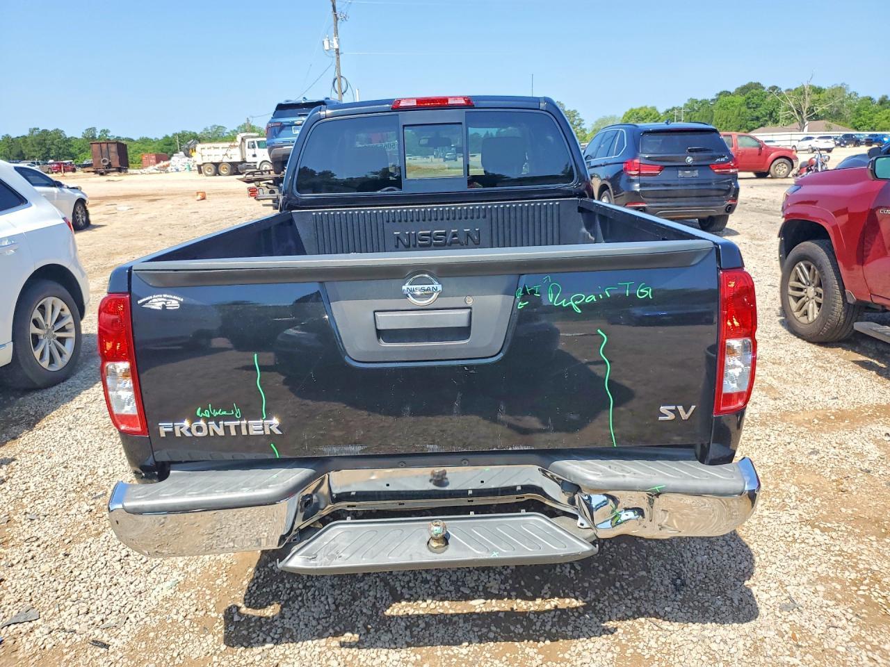 2017 Nissan Frontier SV