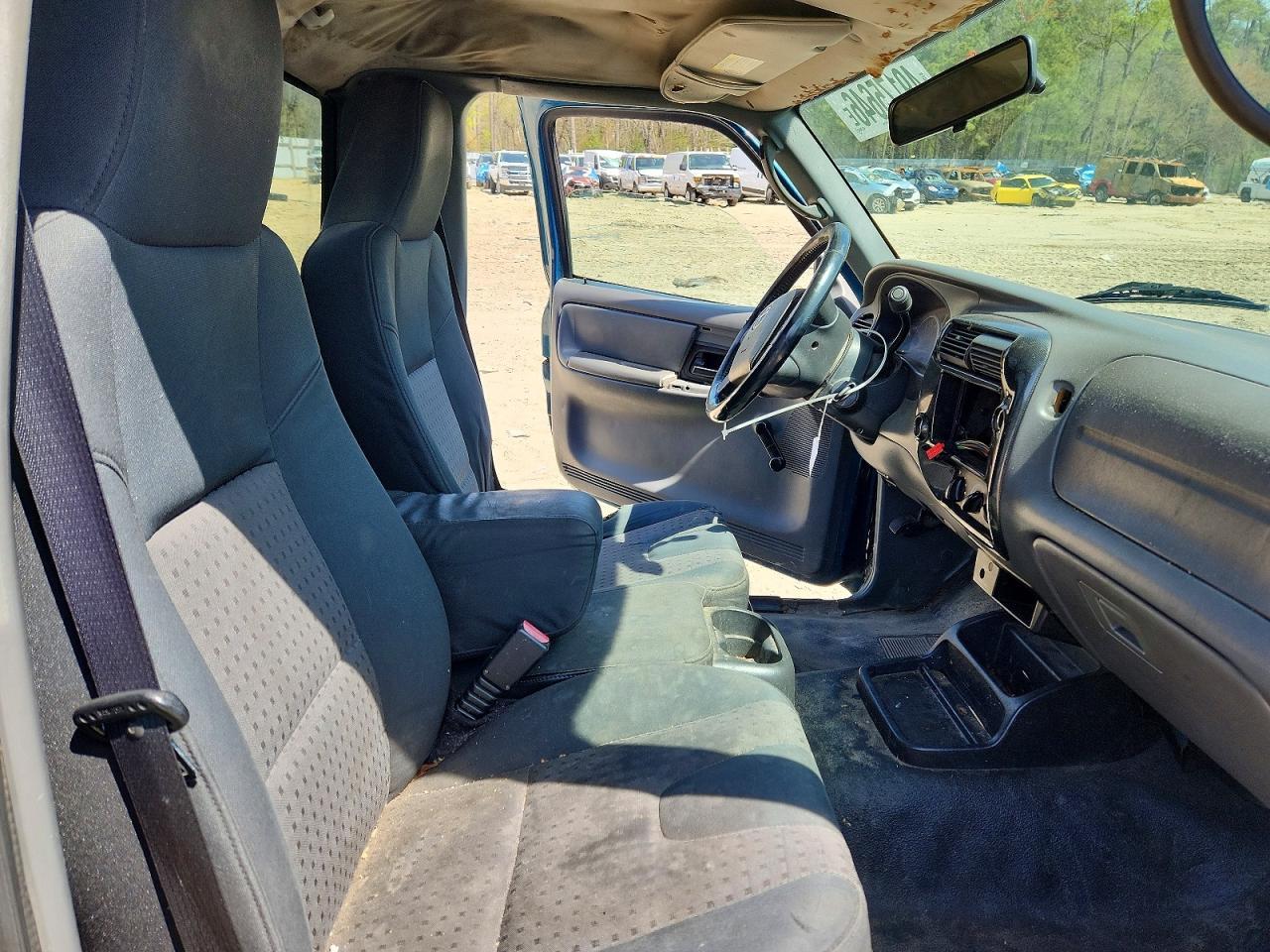 2004 Mazda B2300