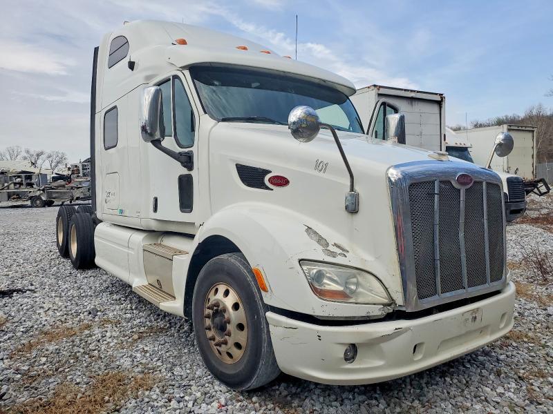 2012 Peterbilt 587 Semi Truck