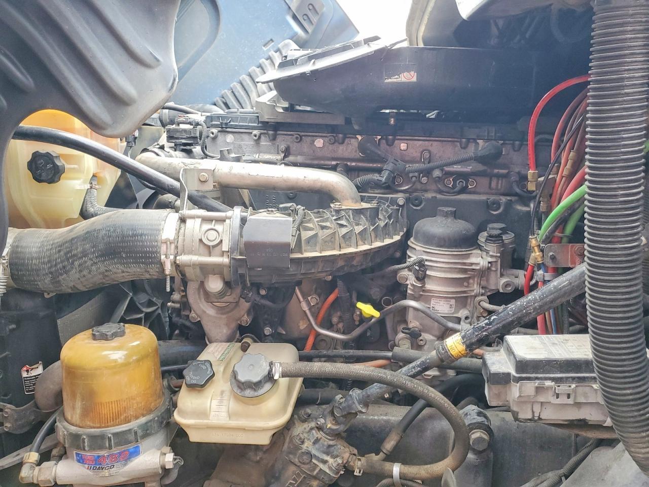 2015 Freigliner 2015 Freightliner Cascadia Semi Truck