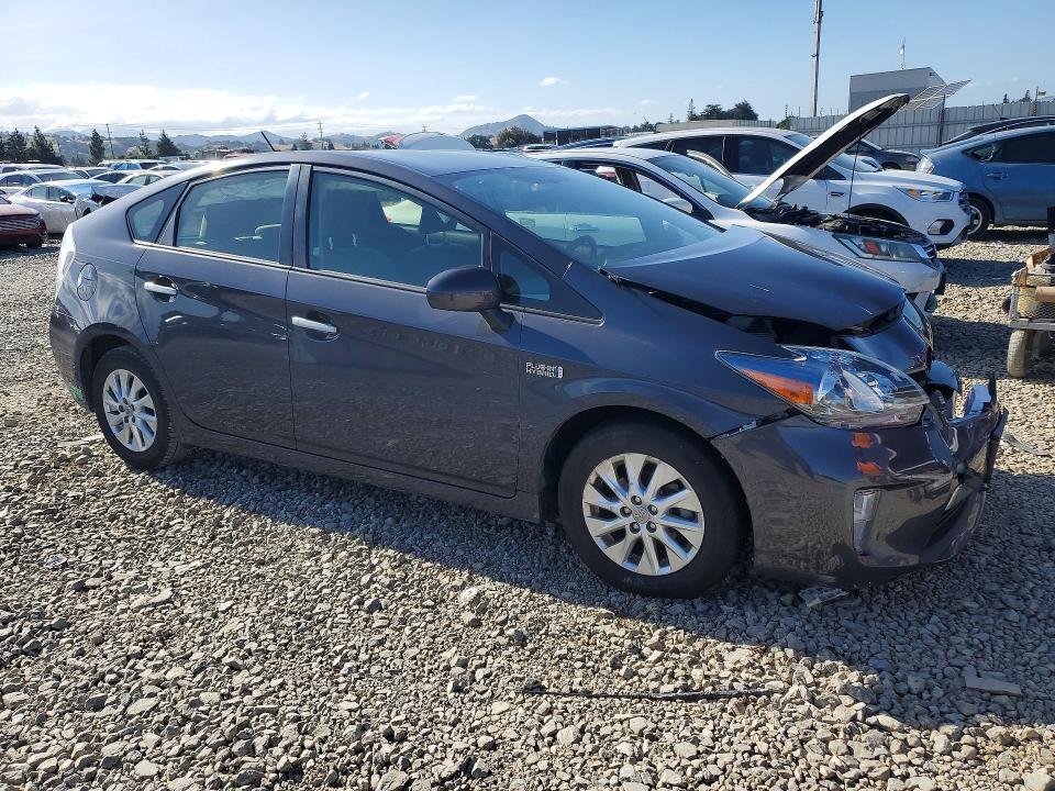2014 Toyota Prius Plug-in Hybrid Base