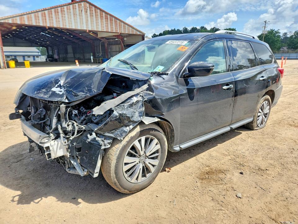 2020 Nissan Pathfinder sv