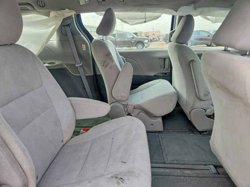2015 Toyota Sienna l 7-passenger