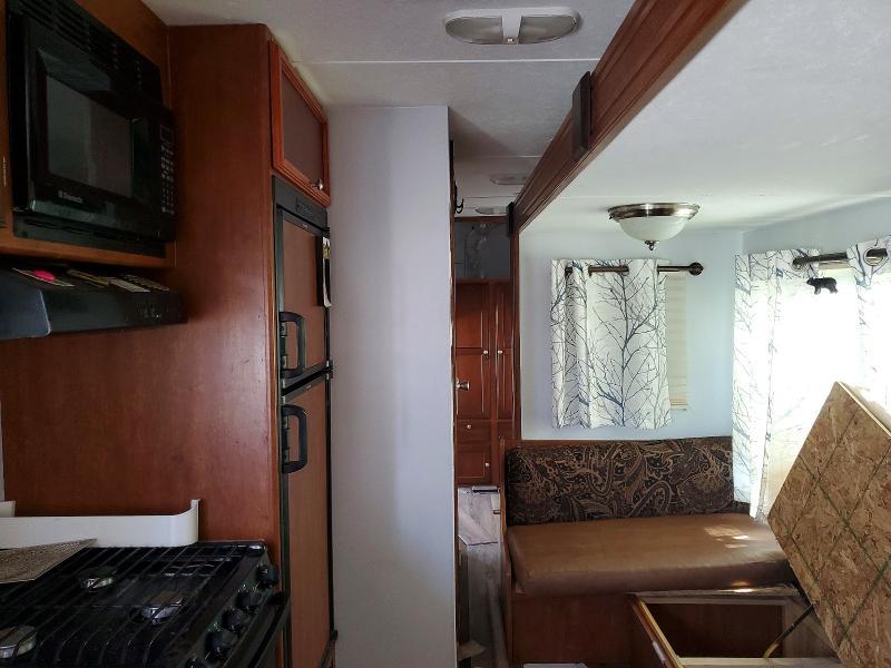 2012 Winnebago Sunnybrook Camper