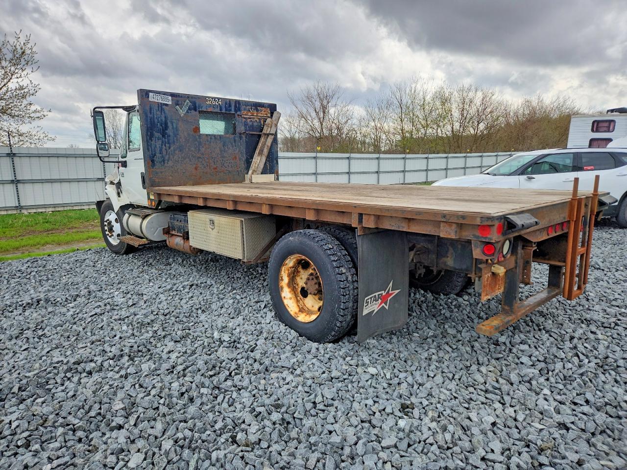 2006 International 4300 Flatbed Truck