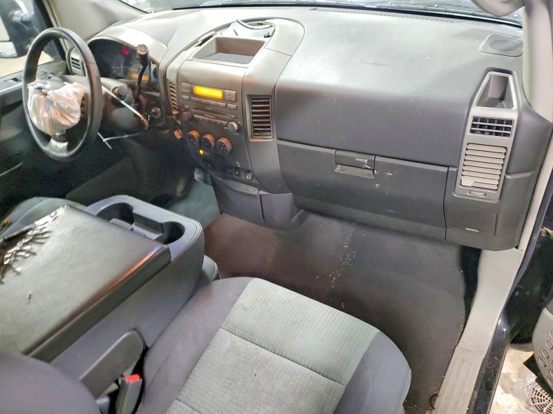 2004 Nissan Titan XE