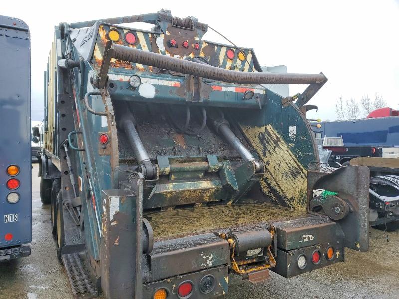 2004 Mack LE603 Refuse Truck