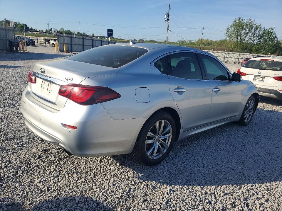 2015 Infiniti Q70 3.7