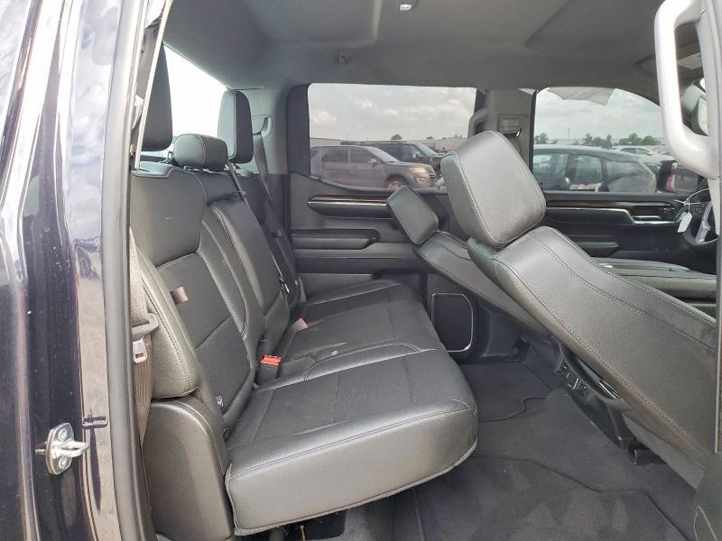 2024 GMC Sierra K1500 slt