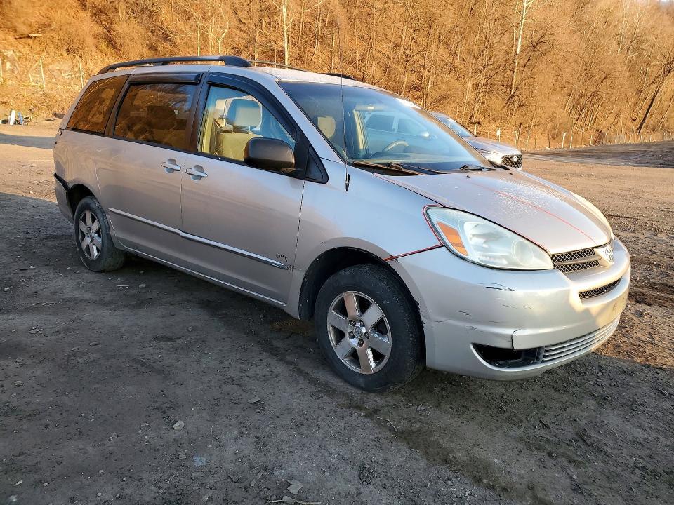 2004 Toyota Sienna le 7 Passenger