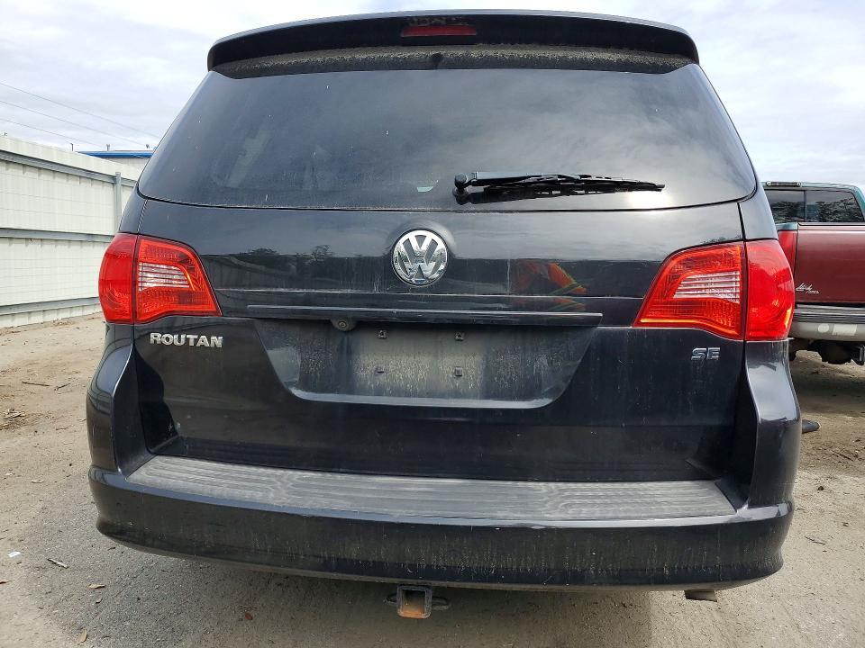 2013 Volkswagen Routan se