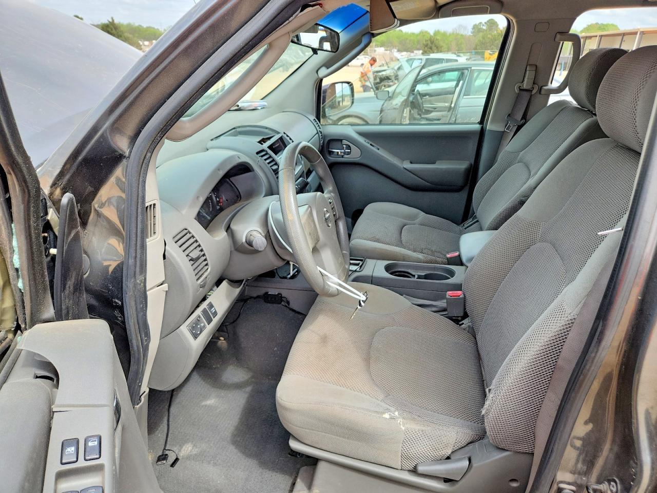 2006 Nissan Frontier SE