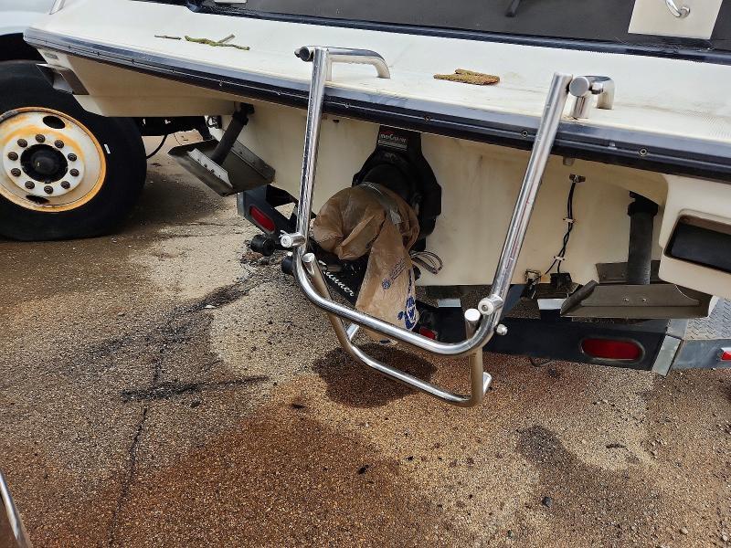1988 Formula Boat 242-boat