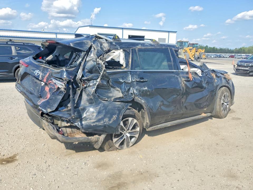 2022 Toyota Highlander xle