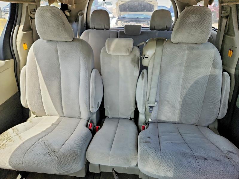 2013 Toyota Sienna le