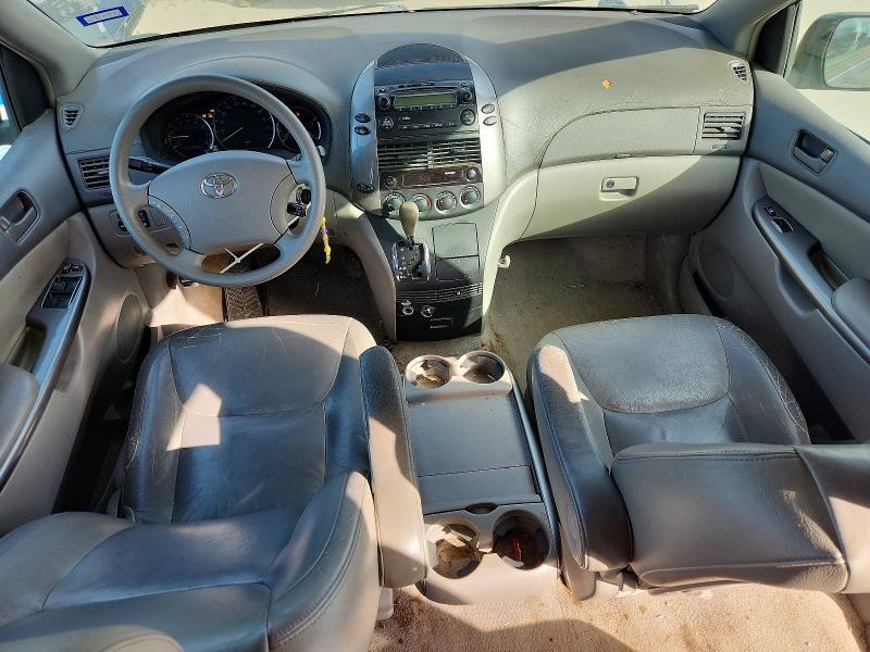2006 Toyota Sienna le 8 Passenger