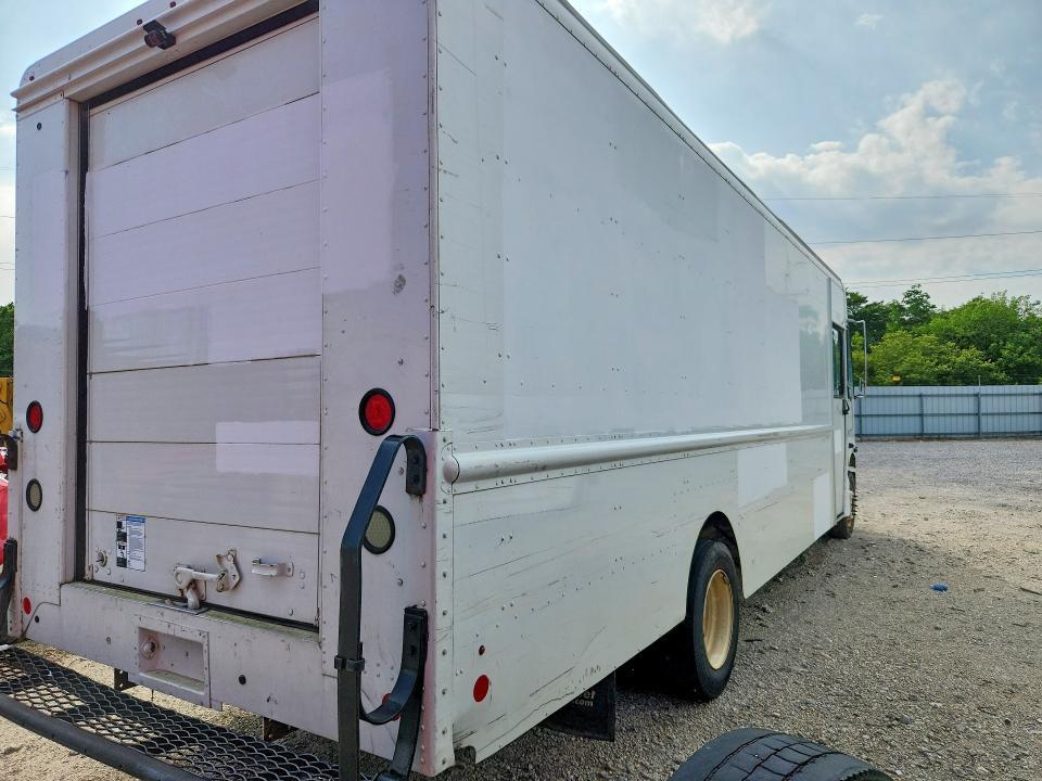 2016 Ford 1220 Delivery Truck