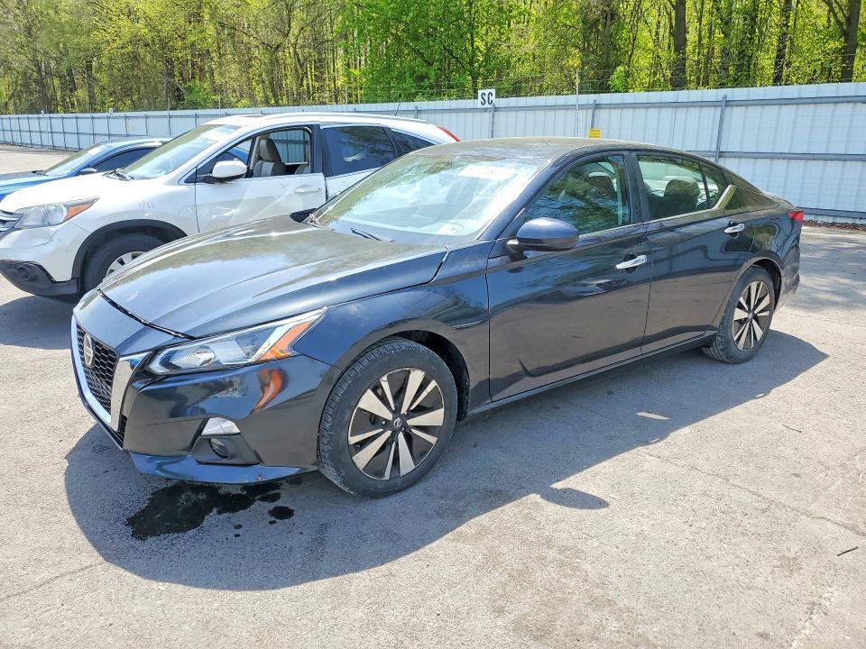 2021 Nissan Altima sv